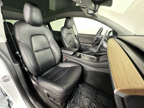 Used 2021 Tesla Model Y Long Range AWD/4WD image 9
