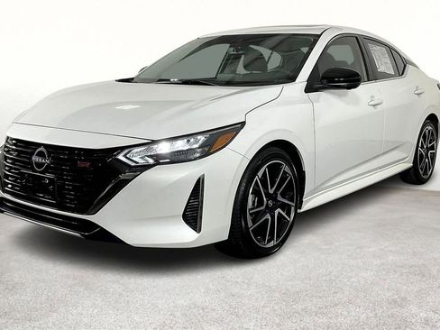 Used 2024 Nissan Sentra SR w/ SR Premium Package image 15