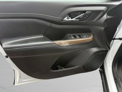 Used 2022 GMC Acadia SLE image 34