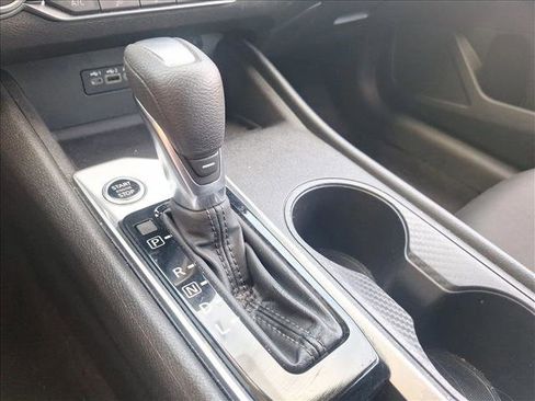 Used 2025 Nissan Altima 2.5 SV image 11