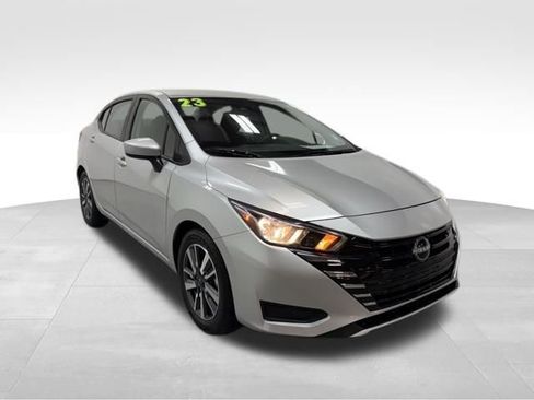 Used 2023 Nissan Versa SV image 5