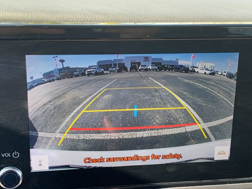 Used 2025 Toyota Camry SE w/ Convenience Package FWD image 22