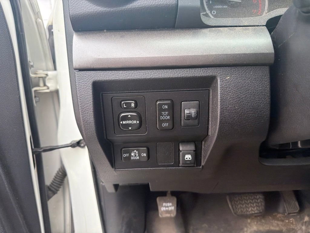 Used 2016 Toyota Tundra SR5 AWD/4WD image 13