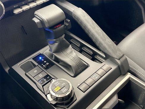Certified 2026 Toyota Tacoma TRD Off-Road AWD/4WD image 24