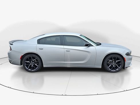 Used 2021 Dodge Charger SXT w/ Blacktop Package image 9