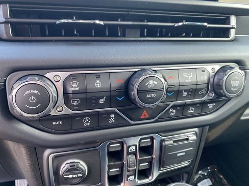 New 2025 Jeep Wrangler Sahara w/ Safety Group image 33