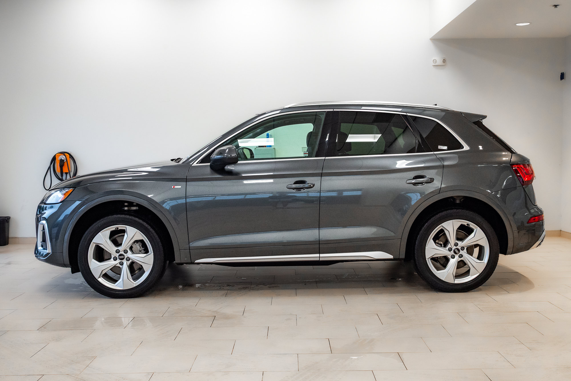 Used 2023 Audi Q5 2.0T Premium Plus w/ Premium Plus Package AWD/4WD image 29