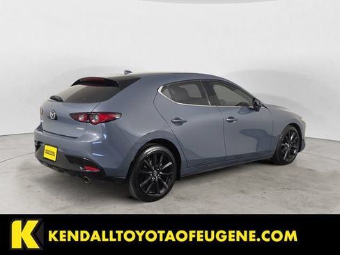 Used 2019 MAZDA MAZDA3 Hatchback w/ Premium Package FWD image 5