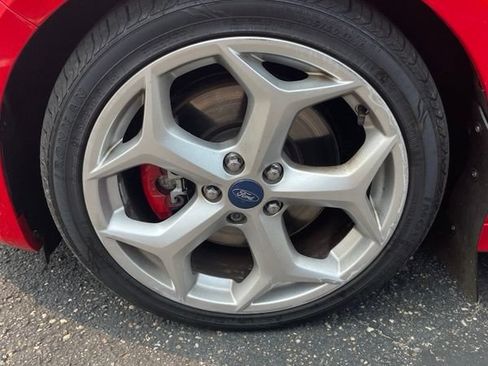 Used 2013 Ford Focus ST FWD image 7