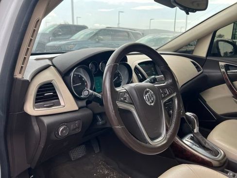 Used 2013 Buick Verano FWD image 9