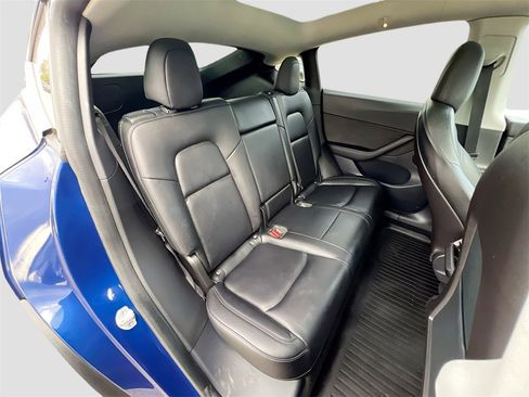 Used 2020 Tesla Model Y Long Range image 25