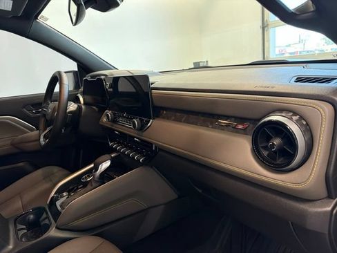 Used 2025 Chevrolet Colorado ZR2 AWD/4WD image 34