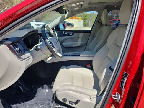 Certified 2024 Volvo XC60 B5 Ultimate AWD/4WD image 28
