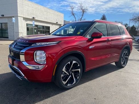 New 2025 Mitsubishi Outlander SEL image 1