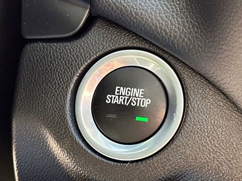 Used 2023 Chevrolet Equinox LT AWD/4WD image 36