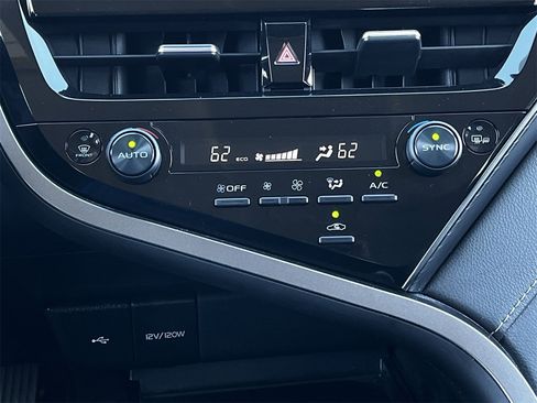 Used 2023 Toyota Camry SE image 18