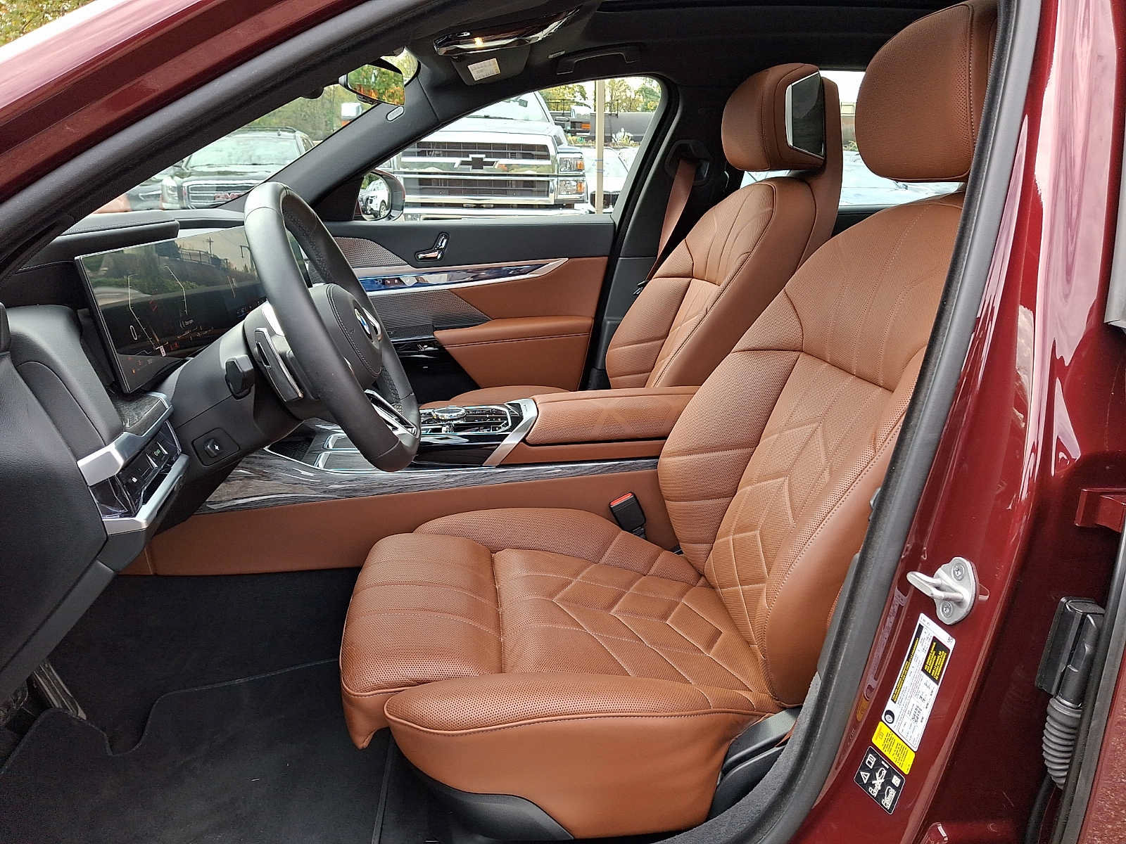 Used 2024 BMW 760i xDrive w/ Executive Package AWD/4WD image 10