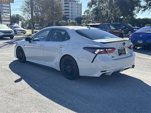 Used 2023 Toyota Camry SE image 7