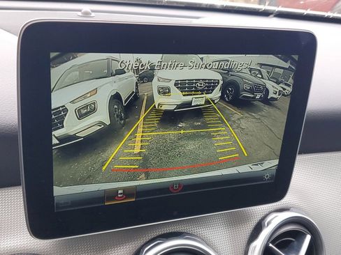 Used 2019 Mercedes-Benz GLA 250 4MATIC w/ Premium Package image 23