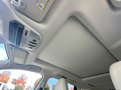 Used 2021 Subaru Ascent Limited w/ Technology Package image 34