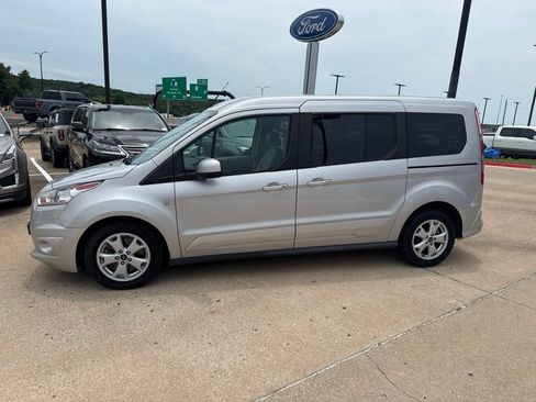 Used 2016 Ford Transit Connect Titanium FWD image 9