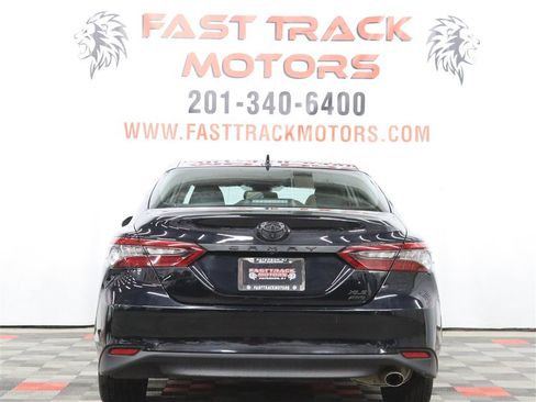 Used 2022 Toyota Camry XLE AWD/4WD image 5