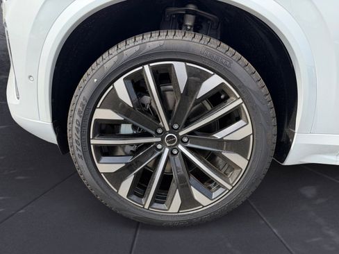 New 2026 Volvo XC90 B6 Plus w/ Protection Package Premier AWD/4WD image 14