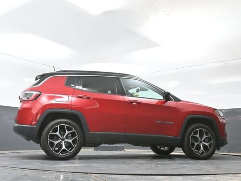 Used 2025 Jeep Compass Limited AWD/4WD image 51