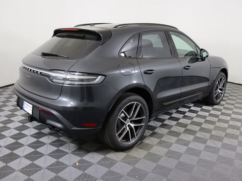 Certified 2025 Porsche Macan AWD/4WD image 26