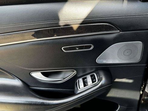 Used 2019 Mercedes-Benz S 560 4MATIC Sedan image 33