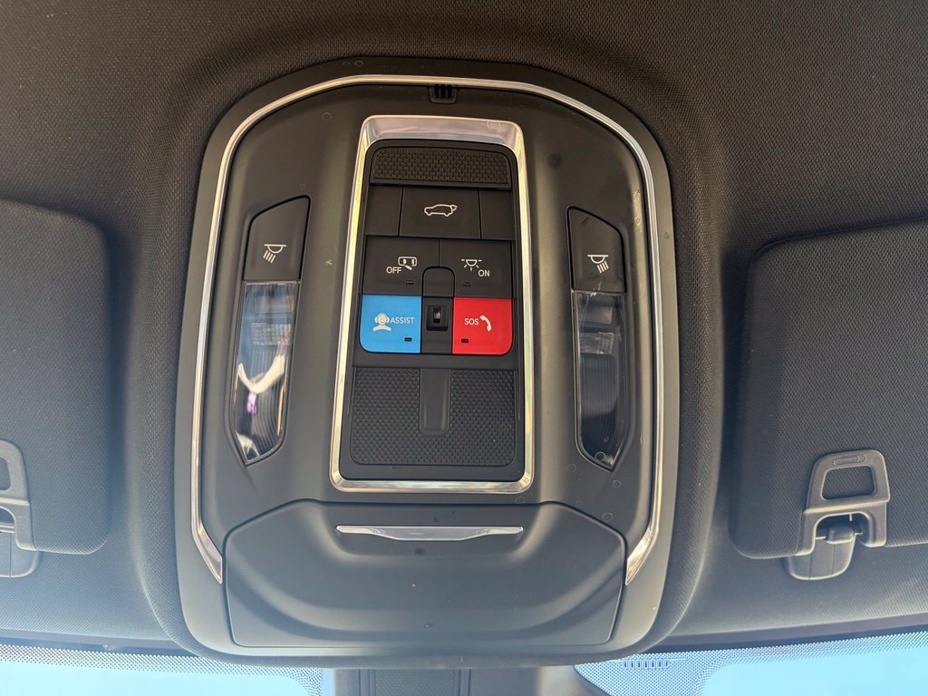 Used 2025 Jeep Grand Cherokee Limited AWD/4WD image 54