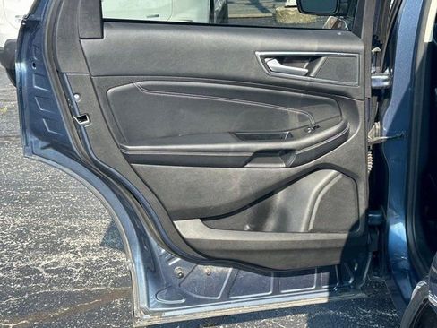 Used 2018 Ford Edge Titanium image 15