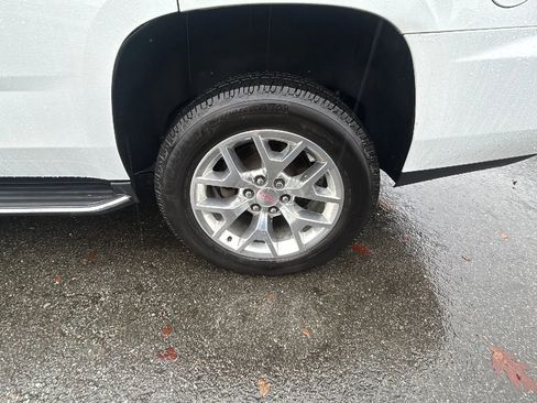 Used 2017 GMC Yukon SLT w/ Open Road Package image 12