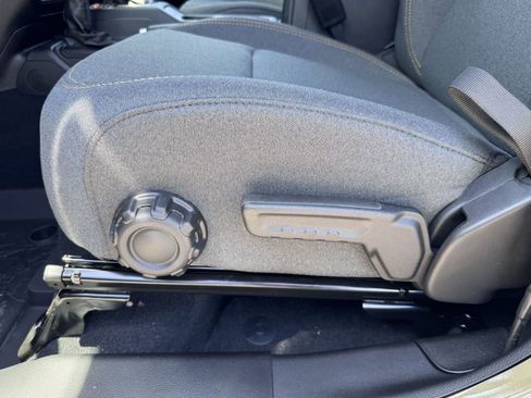 New 2025 Jeep Gladiator Sport image 11