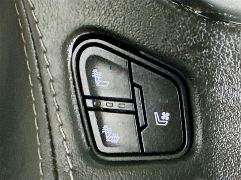 Used 2018 Chevrolet Tahoe Premier image 24