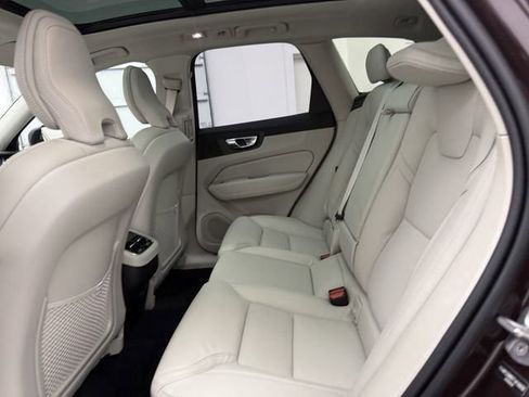 New 2026 Volvo XC60 B5 Ultra w/ Protection Package Premier AWD/4WD image 25