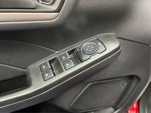 Used 2022 Ford Escape SE w/ Cold Weather Package image 17