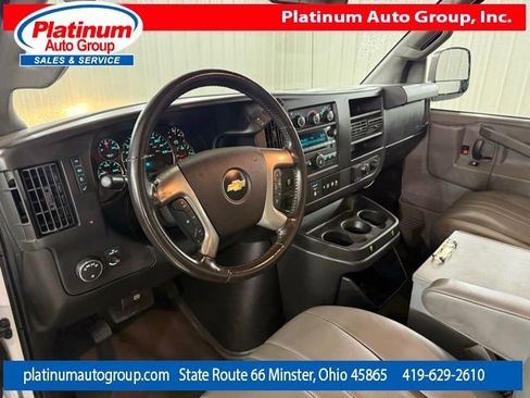Used 2016 Chevrolet Express 3500 Extended image 14
