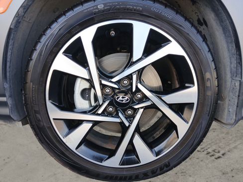 Used 2022 Hyundai Kona Limited image 14