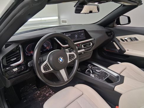 Used 2023 BMW Z4 sDrive30i w/ Convenience Package RWD image 2