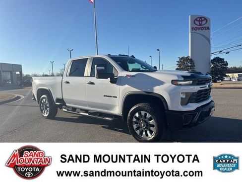 Used 2024 Chevrolet Silverado 2500 Custom w/ Custom Value Package image 1