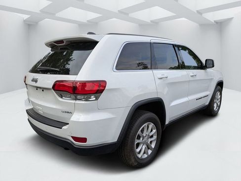 Used 2022 Jeep Grand Cherokee Laredo E AWD/4WD image 3
