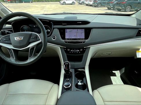 Used 2024 Cadillac XT5 Premium Luxury image 16