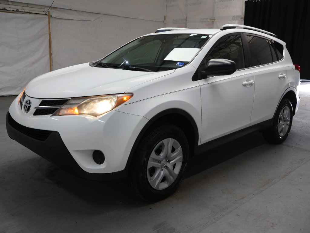 Used 2015 Toyota RAV4 LE FWD image 3