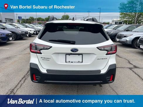 Used 2022 Subaru Outback Premium AWD/4WD image 4
