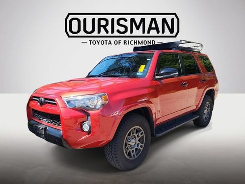 Used 2020 Toyota 4Runner Venture w/ Moonroof Package AWD/4WD image 3