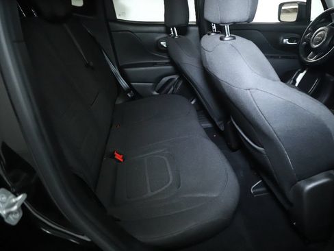 Used 2022 Jeep Renegade Latitude w/ Convenience Group AWD/4WD image 34