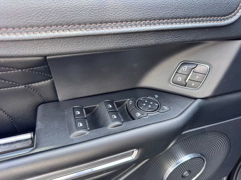 Used 2019 Ford Expedition Platinum AWD/4WD image 26