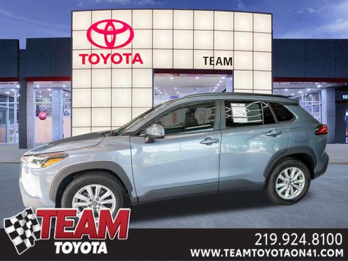 Used 2022 Toyota Corolla Cross LE w/ Moonroof Package AWD/4WD image 1