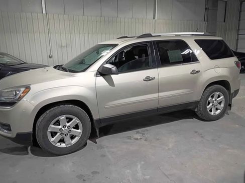 Used 2015 GMC Acadia SLE FWD image 1